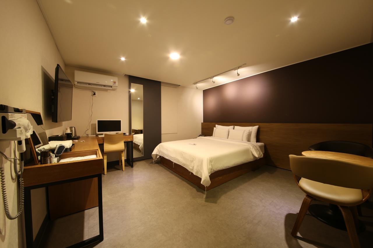 Winner Hotel Jeonju Exterior foto